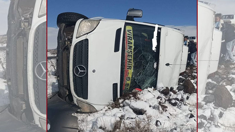 Viranşehir'de minibüs devrildi: 5 yaralı;