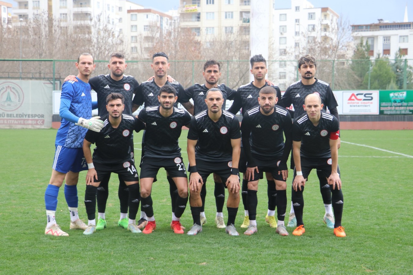 Karaköprü Belediyespor gol oldu yağdı: 5-1;