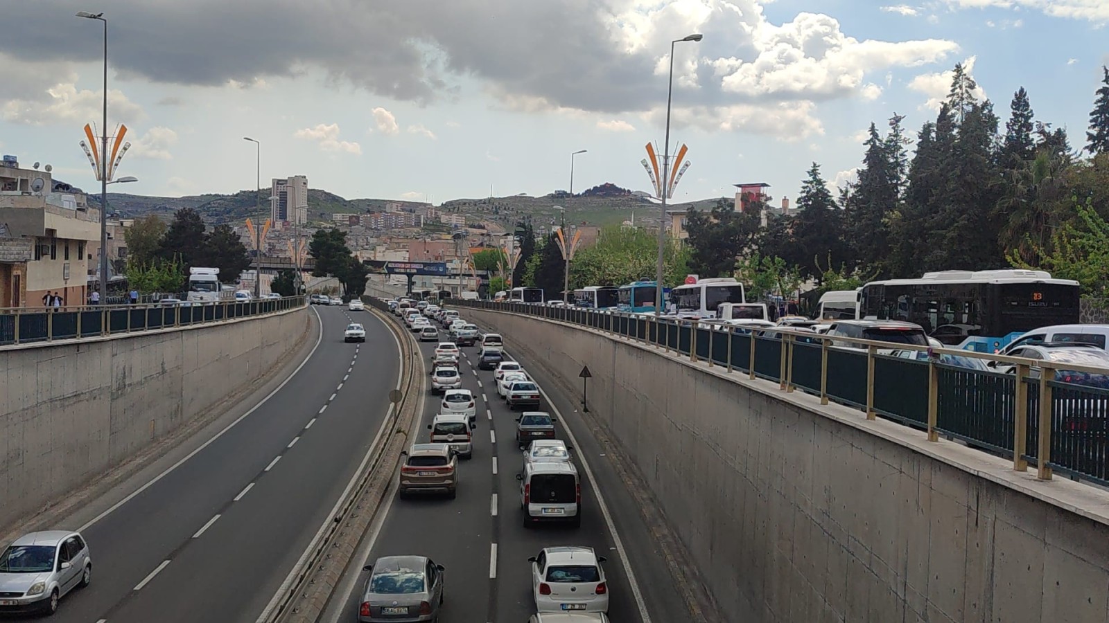 Bakan Uraloğlu: O taşıtlar pazar günü belirli güzergahlarda trafiğe çıkmayacak;