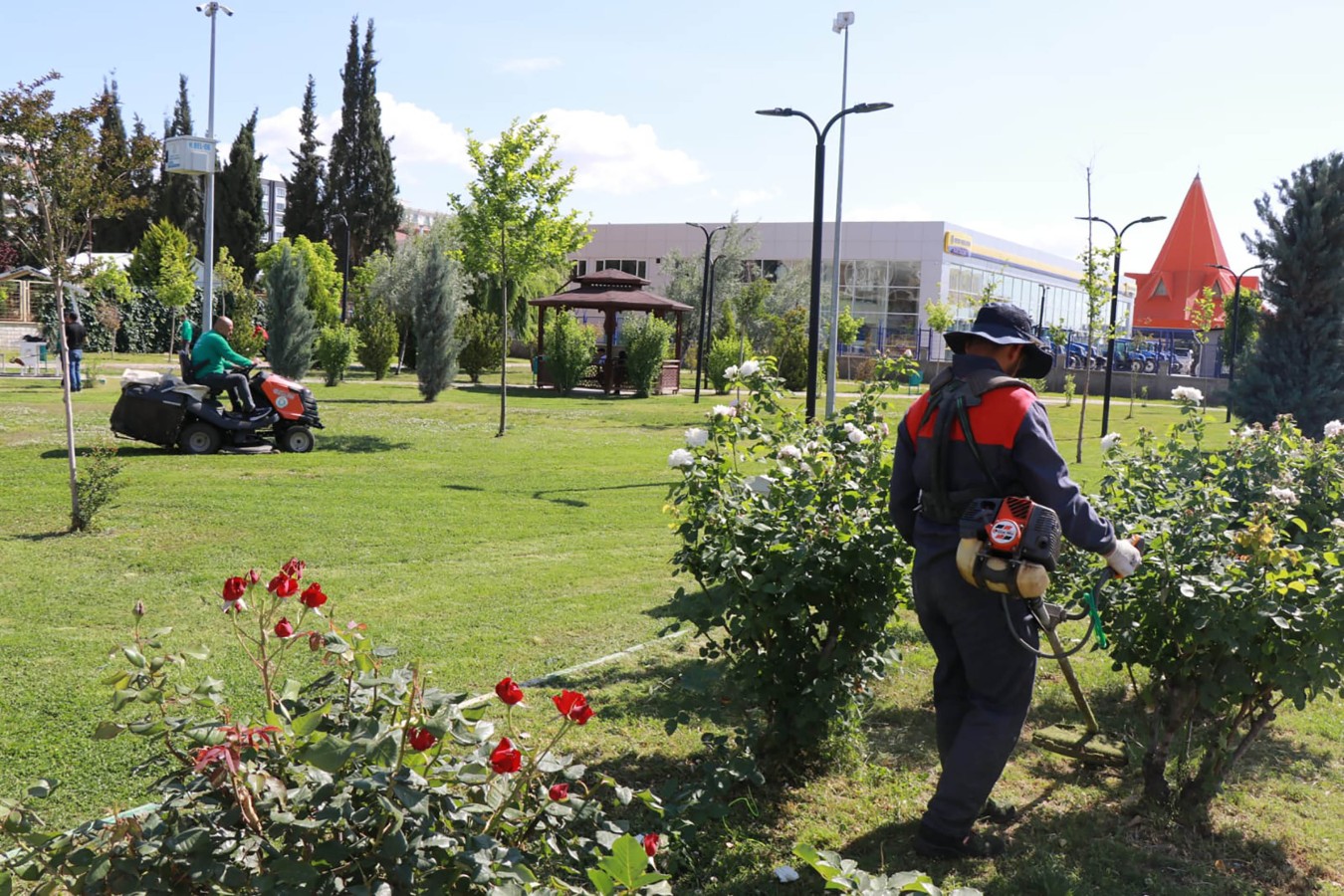 Haliliye parkları yaza hazır;