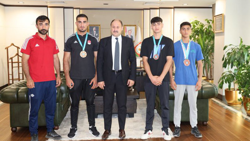 Şanlıurfalı sporcular Başkan Gülpınar’ı ziyaret etti;