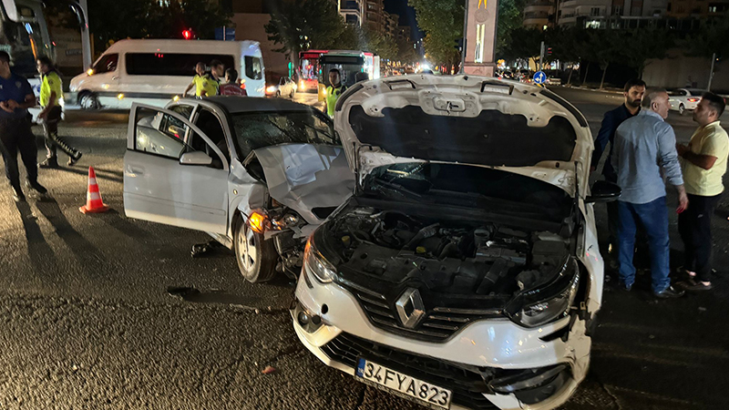 Karaköprü’de zincirleme trafik kazası: 10 yaralı;