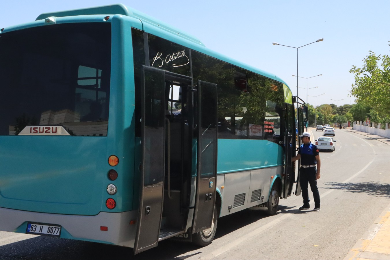 Suruç’ta dolmuşlarda bunalan yolcular denetim istiyor!;