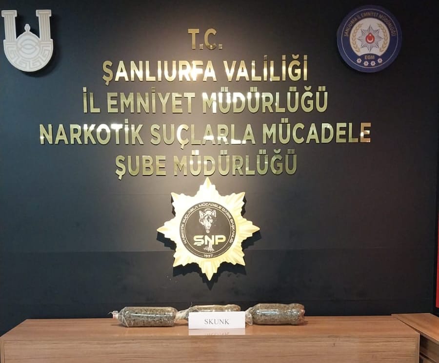 Şanlıurfa’da 1 Kilo 400 gram skunk maddesi ele geçirildi;