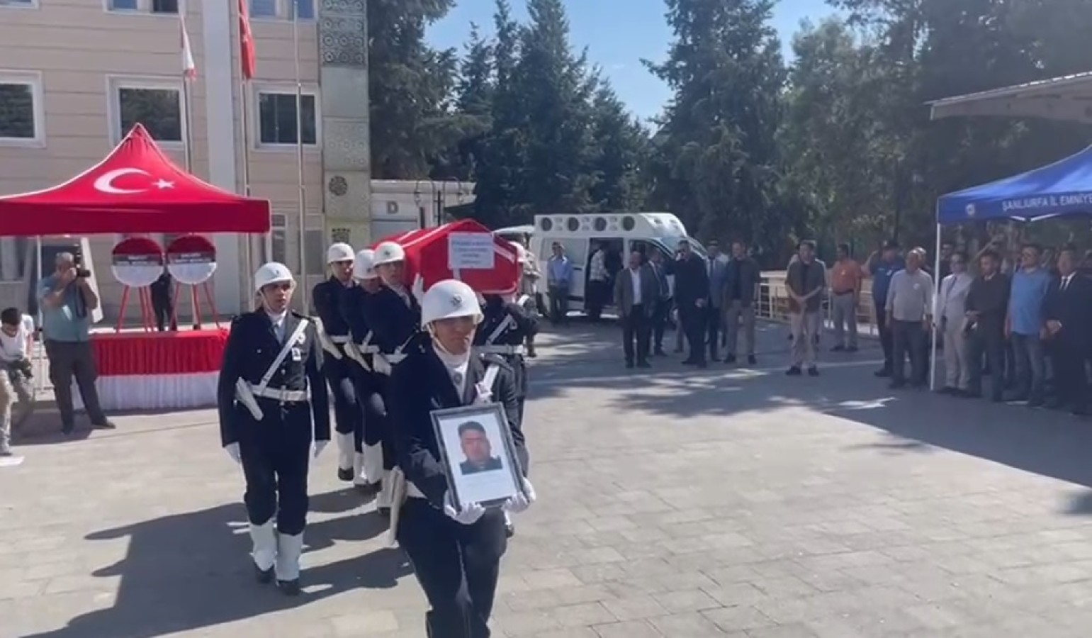 Şanlıurfa’da vefat eden il emniyet müdür yardımcısı memleketine uğurlandı;