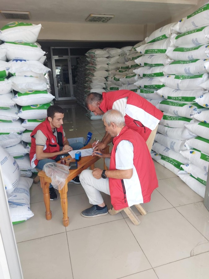 Şanlıurfa İl Tarım ve Orman Müdürlüğü, gübre satışı yapan bayileri denetledi;