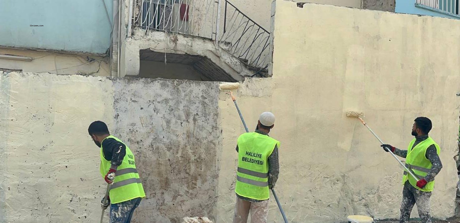 Sel sonrası hasar alan evlerde boyama çalışmaları başladı;