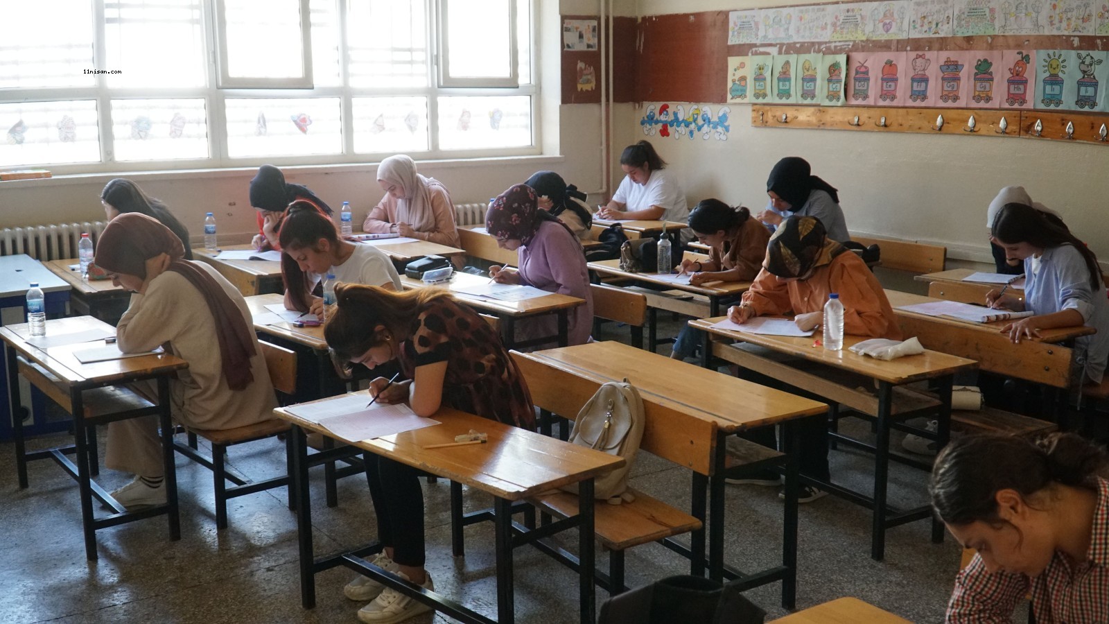 Haliliye'de üniversite sınavına hazırlanan gençlere ücretsiz deneme sınavı;