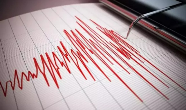 İSTANBUL'DA KORKUTAN BİR DEPREM DAHA...