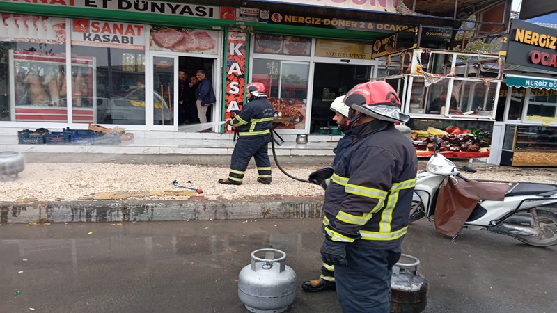 Şanlıurfa'da işyerinde çıkan yangın söndürüldü