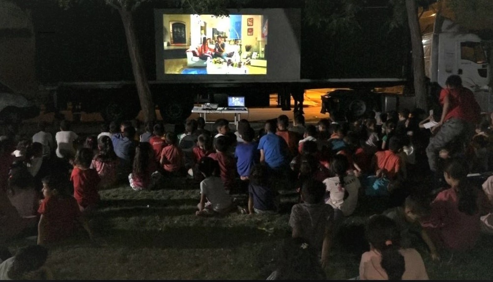 Büyükşehir’den çocuklara özel ‘açık hava sineması’ etkinliği;