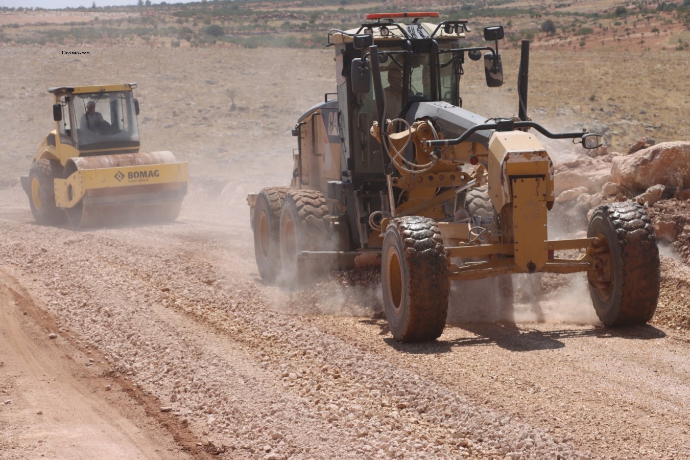 BÜYÜKŞEHİR, 39 KM’LİK GRUP YOLU İÇİN ASFALT HAZIRLIKLARINI HIZLANDIRDI;
