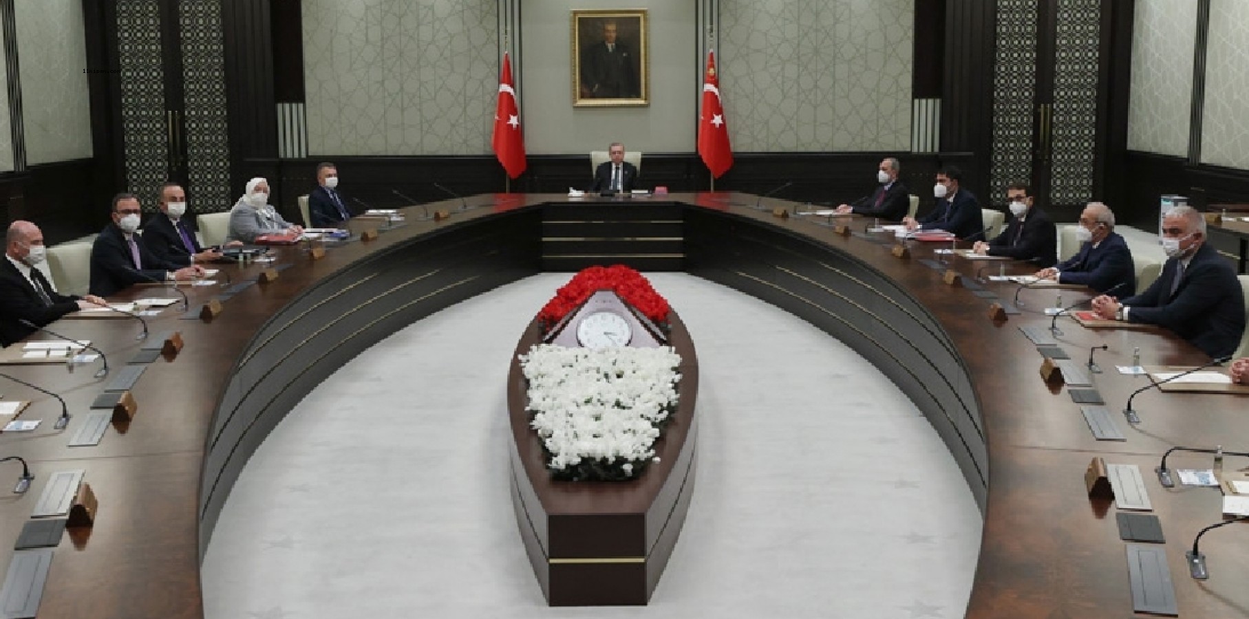 Cumhurbaşkanlığı Kabinesi Erdoğan başkanlığında toplanıyor;