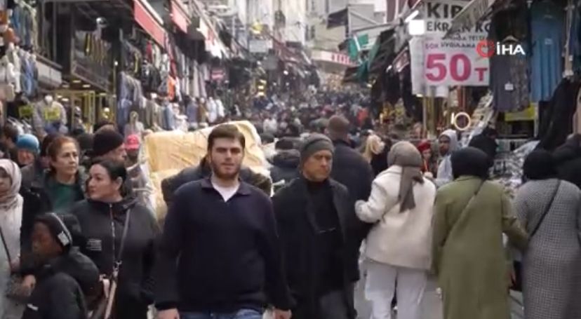 Eminönü’nde Ramazan hareketliliği;