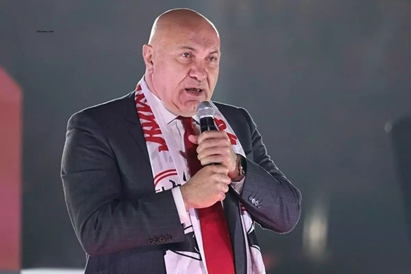 115 YILIK KULÜBÜN LOGOSUNU DEĞİŞTİRDİ