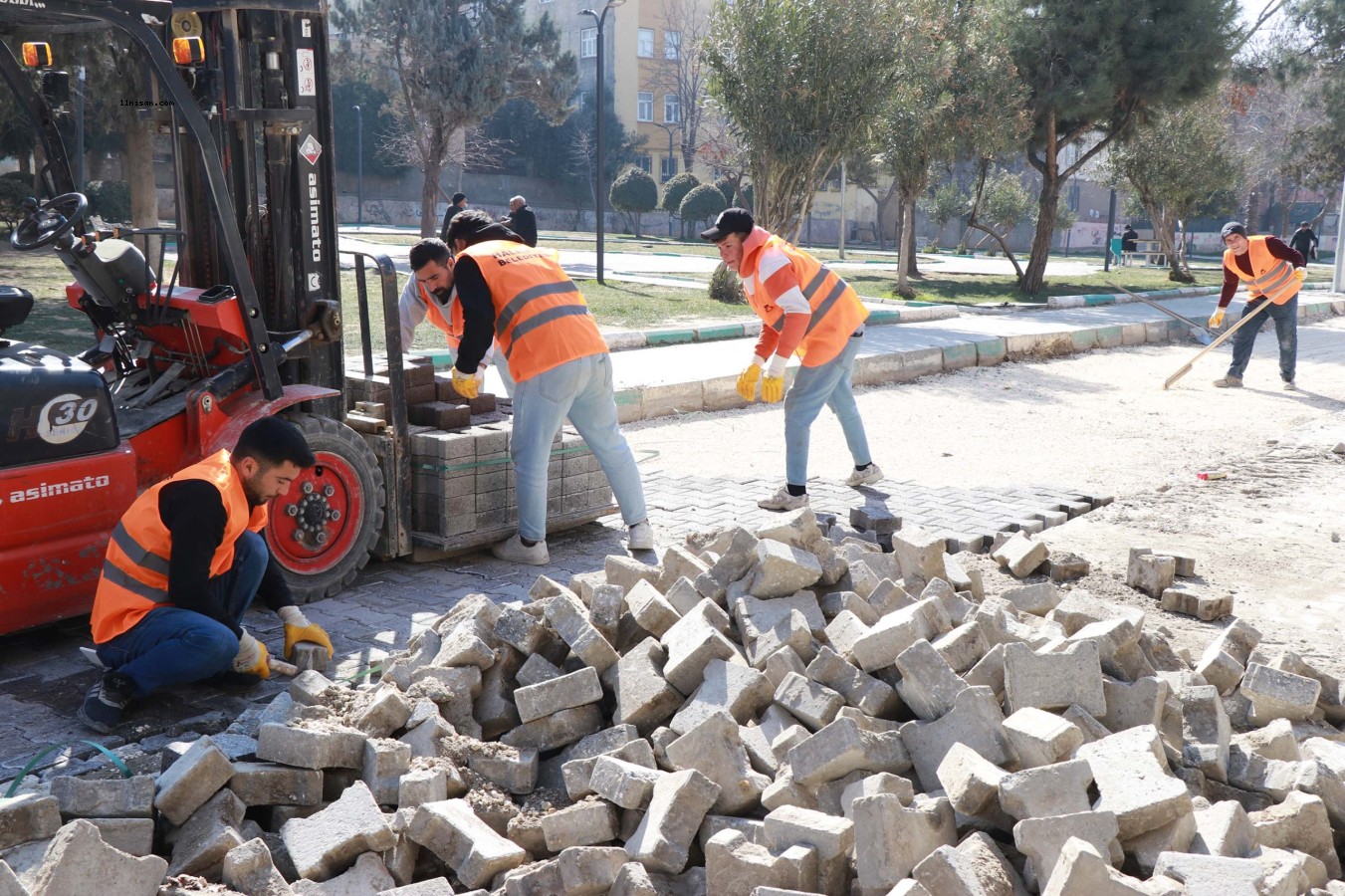 HALİLİYE’DE ÜSTYAPI ATAĞI İLE KONFORLU VE GÜVENLİ ULAŞIM SAĞLANIYOR;