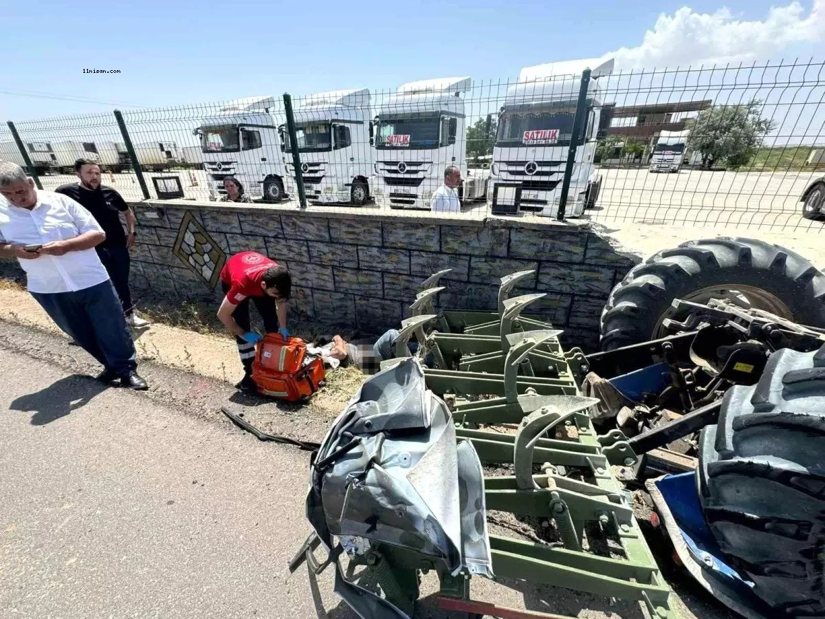 BİRECİK'TE İLGİNÇ KAZA: TRAKTÖR KÜLTİVATÖRE TAKILDI;