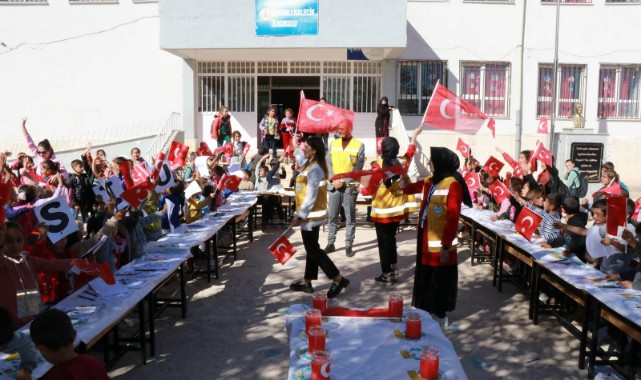 ÇOCUKLAR, HALİLİYE BELEDİYESİ İLE 29 EKİM COŞKUSUNU YAŞADI