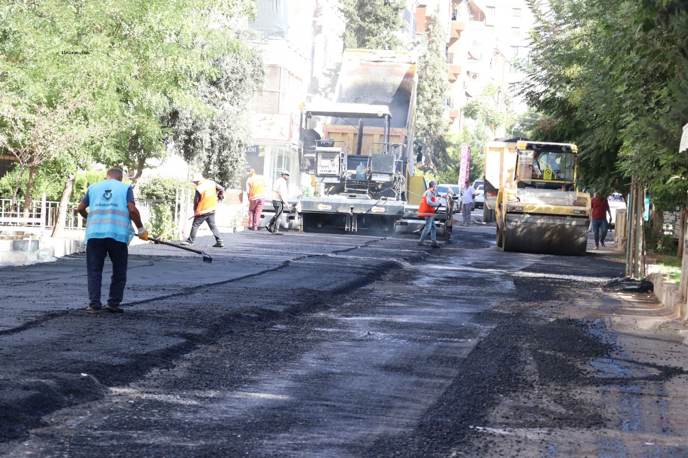 Haliliye’de ara sokaklarda asfalt çalışması;