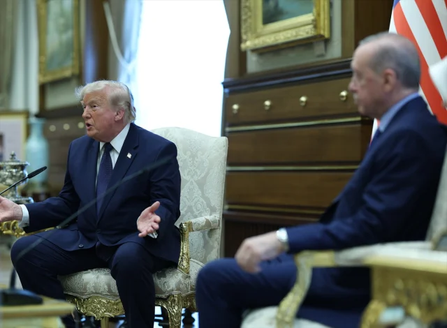 amerikalilar-saskin-trumpin-ka-77742274-4054_1_m.webp